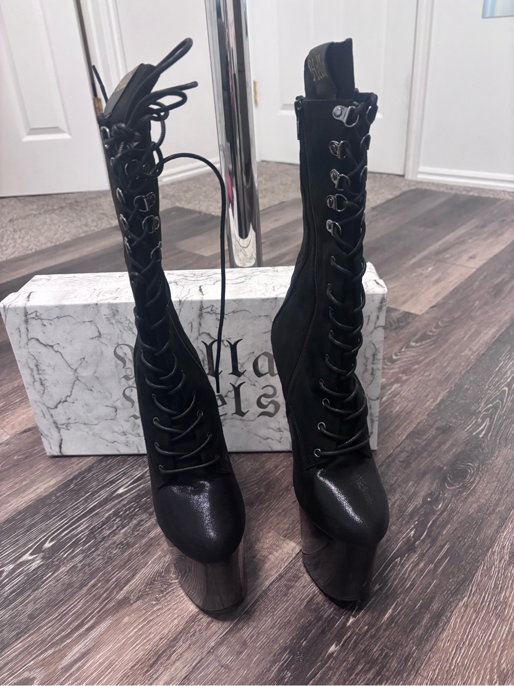 Hella heels Black Lace-Up Platform Stiletto Boots - Picture 5 of 7